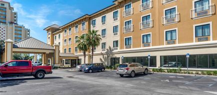 Comfort Inn & Suites Exterior