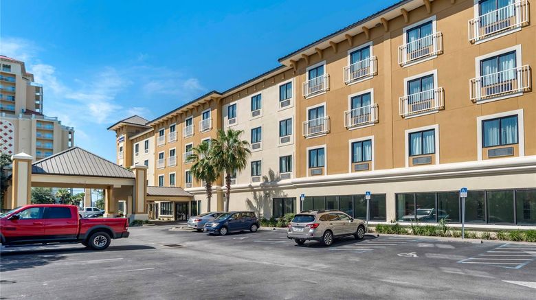 <b>Comfort Inn & Suites Exterior</b>. Images powered by <a href="https://iceportal.shijigroup.com/" title="IcePortal" target="_blank">IcePortal</a>.