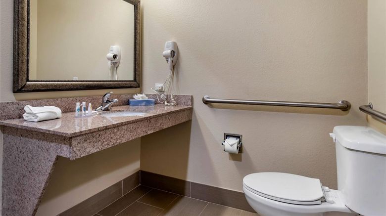 <b>Comfort Inn & Suites Room</b>. Images powered by <a href="https://iceportal.shijigroup.com/" title="IcePortal" target="_blank">IcePortal</a>.
