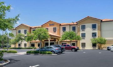 Comfort Inn & Suites Northeast Gateway