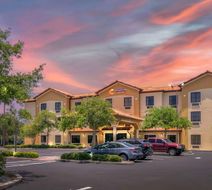 Comfort Inn & Suites Northeast Gateway Exterior