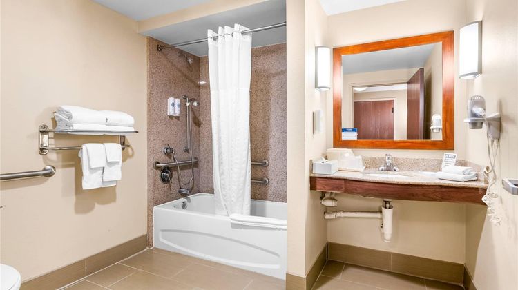 Comfort Suites Orlando Airport Room