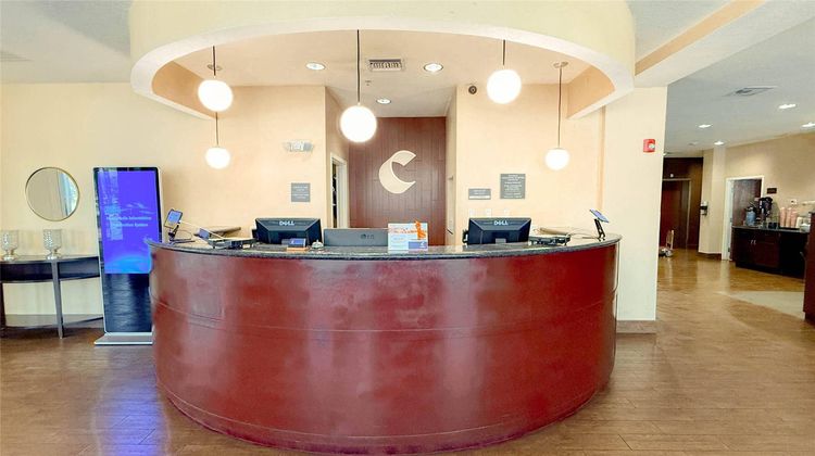 Comfort Suites Orlando Airport Lobby