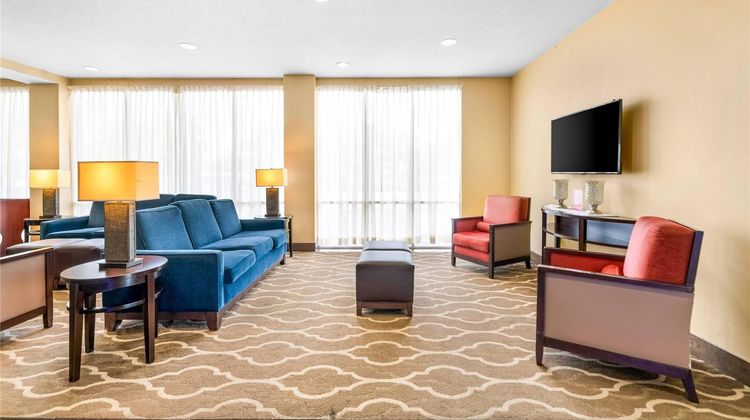 Comfort Suites Orlando Airport Lobby