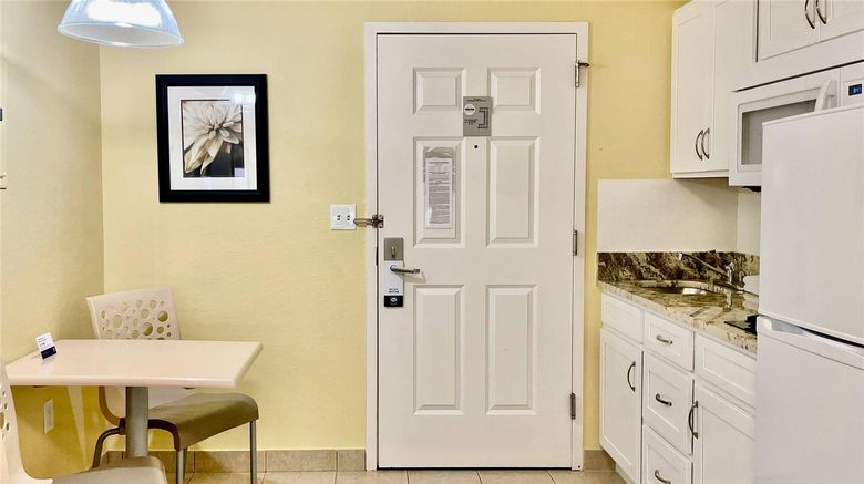 <b>Suburban Studios Fort Myers Cape Coral Room</b>. Images powered by <a href="https://iceportal.shijigroup.com/" title="IcePortal" target="_blank">IcePortal</a>.