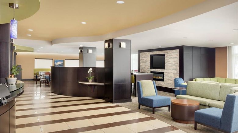 <b>Comfort Suites Lobby</b>. Images powered by <a href="https://iceportal.shijigroup.com/" title="IcePortal" target="_blank">IcePortal</a>.