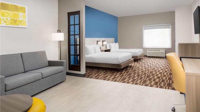 <b>Comfort Suites Room</b>. Images powered by <a href="https://iceportal.shijigroup.com/" title="IcePortal" target="_blank">IcePortal</a>.