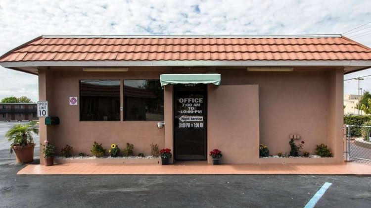 Rodeway Inn Exterior