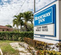 Rodeway Inn Exterior