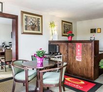 Econo Lodge Monticello Lobby