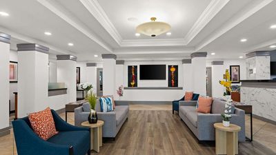 Comfort Suites