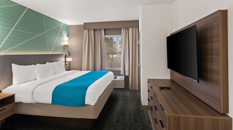 Comfort Suites Suite