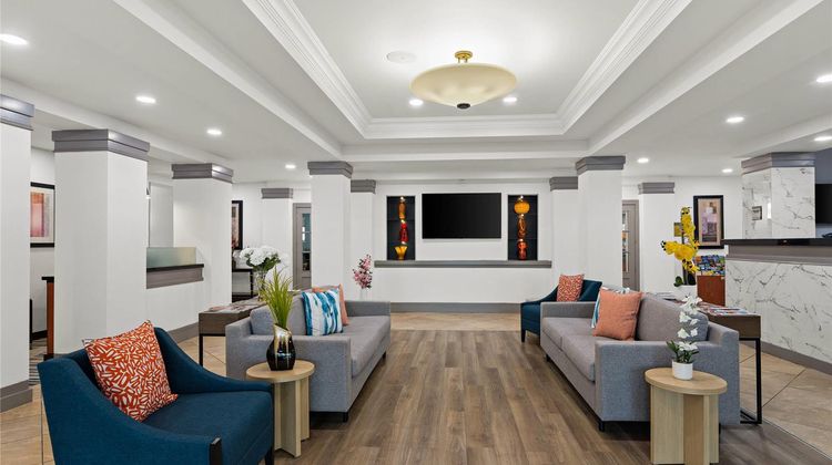 Comfort Suites Lobby