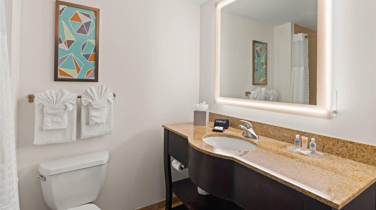 Comfort Suites Room