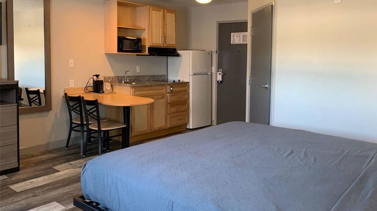 Suburban Studios Near Panama City Beach Room