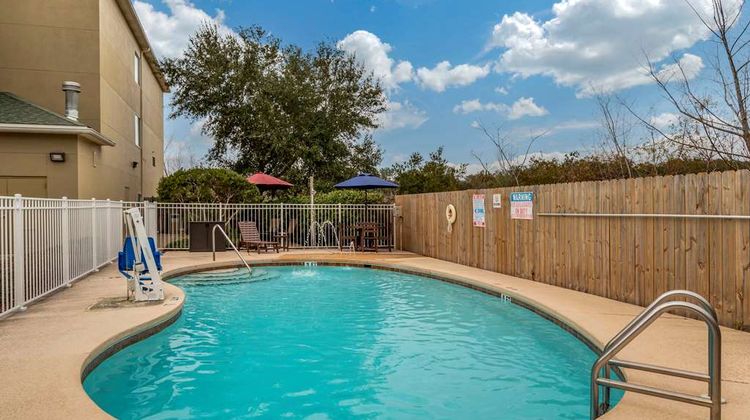 Comfort Suites At Eglin Air Force Base Pool