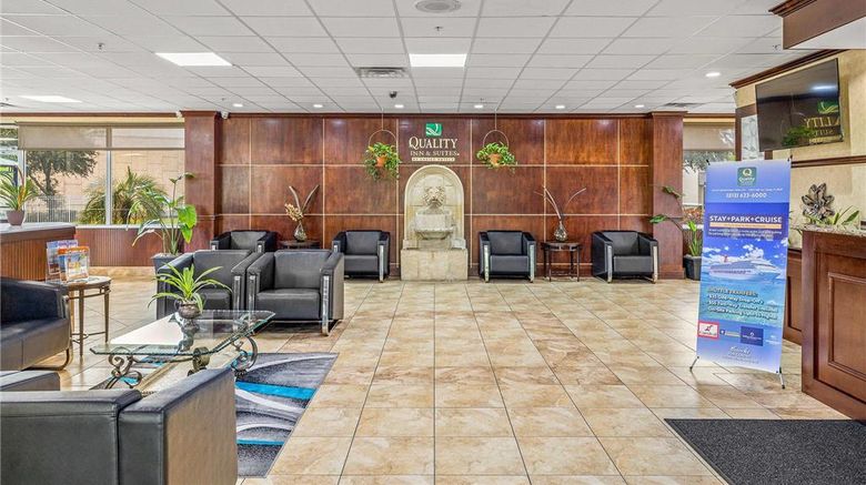 <b>Quality Inn & Suites Lobby</b>. Images powered by <a href="https://iceportal.shijigroup.com/" title="IcePortal" target="_blank">IcePortal</a>.