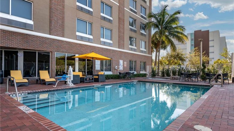 <b>Cambria hotel & suites Fort Lauderdale Pool</b>. Images powered by <a href="https://iceportal.shijigroup.com/" title="IcePortal" target="_blank">IcePortal</a>.