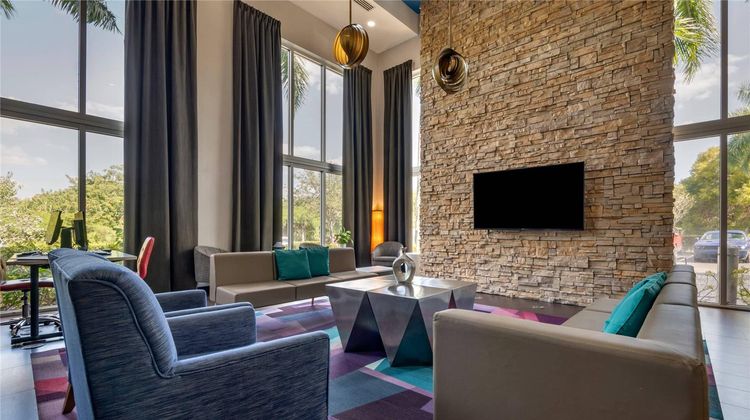 Cambria hotel & suites Fort Lauderdale Lobby