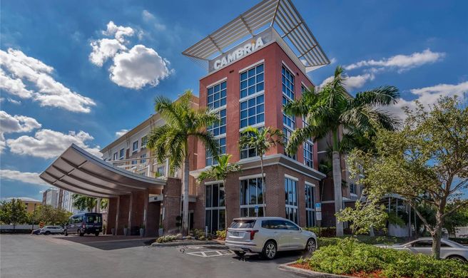Cambria hotel & suites Fort Lauderdale Exterior