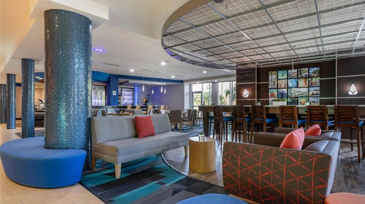 Cambria hotel & suites Fort Lauderdale Lobby