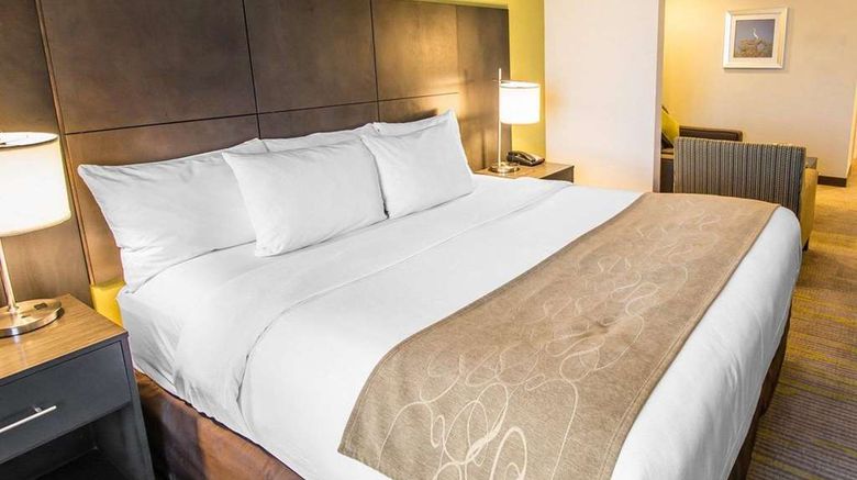 <b>Comfort Suites Miami Airport North Room</b>. Images powered by <a href="https://iceportal.shijigroup.com/" title="IcePortal" target="_blank">IcePortal</a>.