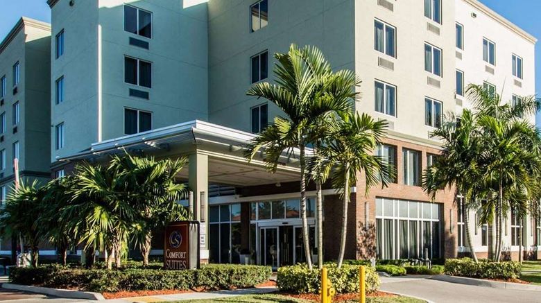 <b>Comfort Suites Miami Airport North Exterior</b>. Images powered by <a href="https://iceportal.shijigroup.com/" title="IcePortal" target="_blank">IcePortal</a>.