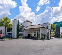 Quality Inn Exterior