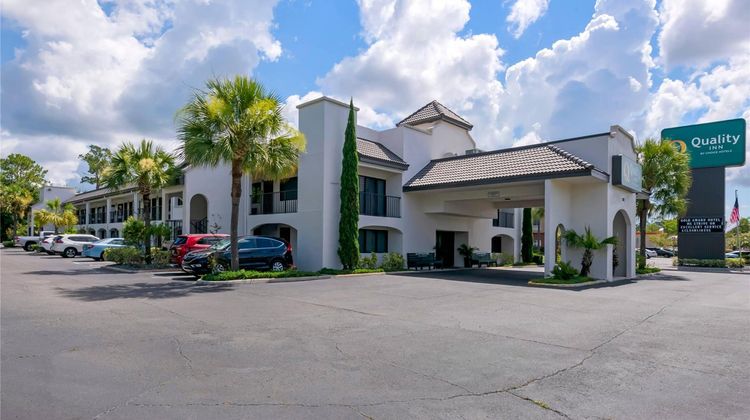 Quality Inn Exterior