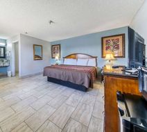 Rodeway Inn & Suites Room
