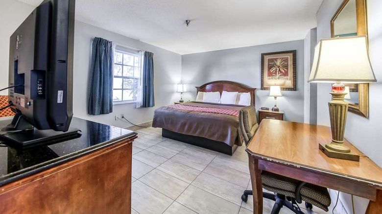 <b>Rodeway Inn & Suites Suite</b>. Images powered by <a href="https://iceportal.shijigroup.com/" title="IcePortal" target="_blank">IcePortal</a>.
