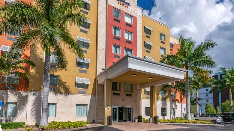 Comfort Suites Fort Lauderdale Airport S Exterior. Images powered by <a href="https://iceportal.shijigroup.com" target="_blank" rel="noopener">Ice Portal</a>.