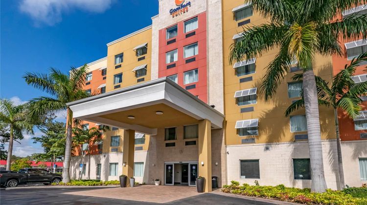 Comfort Suites Fort Lauderdale Airport S Exterior