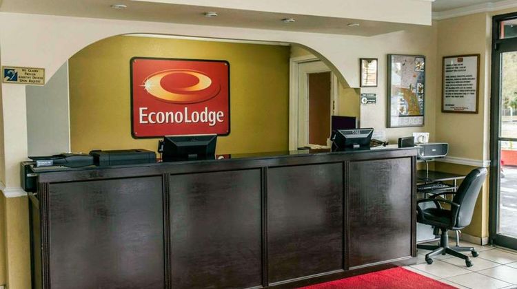 Econo Lodge Perry Lobby