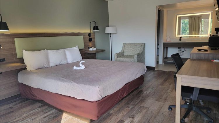 Econo Lodge Perry Room