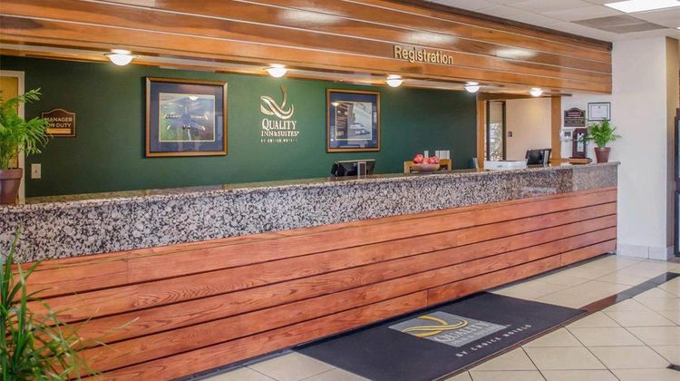 Quality Inn & Suites Lobby