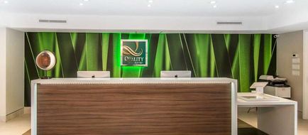 Quality Inn & Suites Lobby