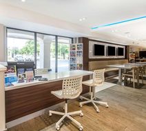 Quality Inn & Suites Lobby