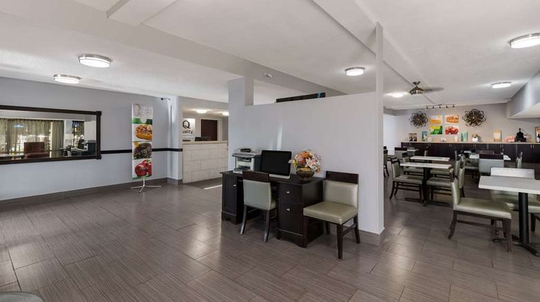 <b>Quality Inn Lobby</b>. Images powered by <a href="https://iceportal.shijigroup.com/" title="IcePortal" target="_blank">IcePortal</a>.