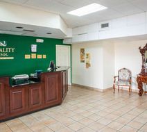 Quality Inn Chipley Lobby