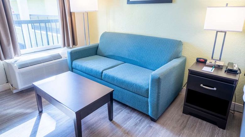 <b>Quality Inn Room</b>. Images powered by <a href="https://iceportal.shijigroup.com/" title="IcePortal" target="_blank">IcePortal</a>.