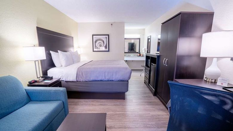 <b>Quality Inn Room</b>. Images powered by <a href="https://iceportal.shijigroup.com/" title="IcePortal" target="_blank">IcePortal</a>.