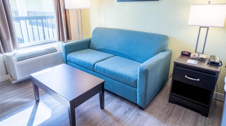 <b>Quality Inn Room</b>. Images powered by <a href="https://iceportal.shijigroup.com/" title="IcePortal" target="_blank">IcePortal</a>.