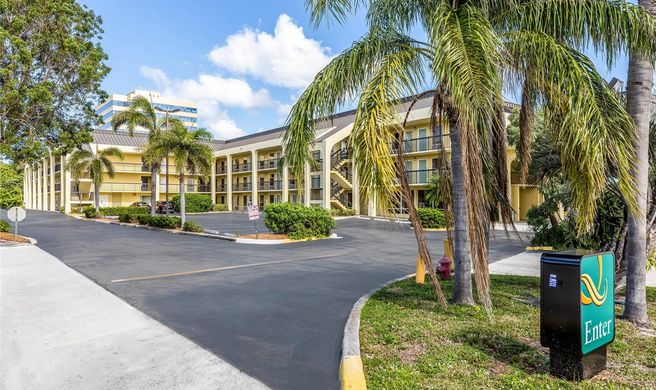 Quality Inn Exterior