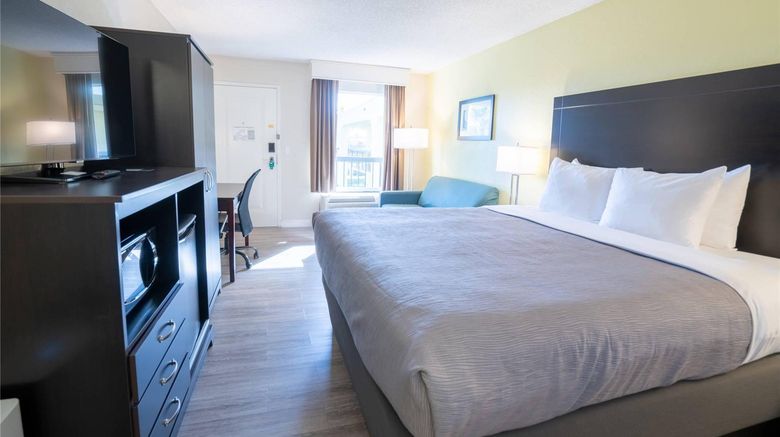 <b>Quality Inn Room</b>. Images powered by <a href="https://iceportal.shijigroup.com/" title="IcePortal" target="_blank">IcePortal</a>.