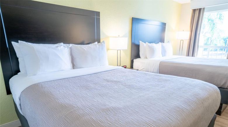 <b>Quality Inn Room</b>. Images powered by <a href="https://iceportal.shijigroup.com/" title="IcePortal" target="_blank">IcePortal</a>.