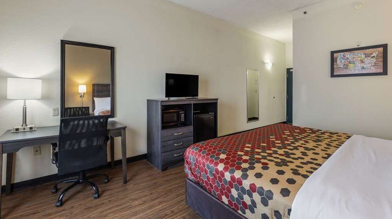 <b>Econo Lodge Inn and Suites Marianna South Room</b>. Images powered by <a href="https://iceportal.shijigroup.com/" title="IcePortal" target="_blank">IcePortal</a>.