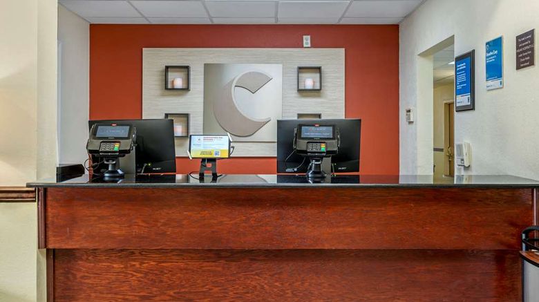 <b>Comfort Inn Lobby</b>. Images powered by <a href="https://iceportal.shijigroup.com/" title="IcePortal" target="_blank">IcePortal</a>.