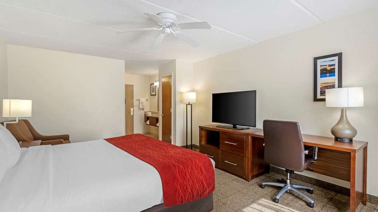 <b>Comfort Inn Room</b>. Images powered by <a href="https://iceportal.shijigroup.com/" title="IcePortal" target="_blank">IcePortal</a>.