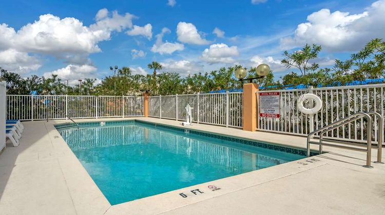 Comfort Inn Pool